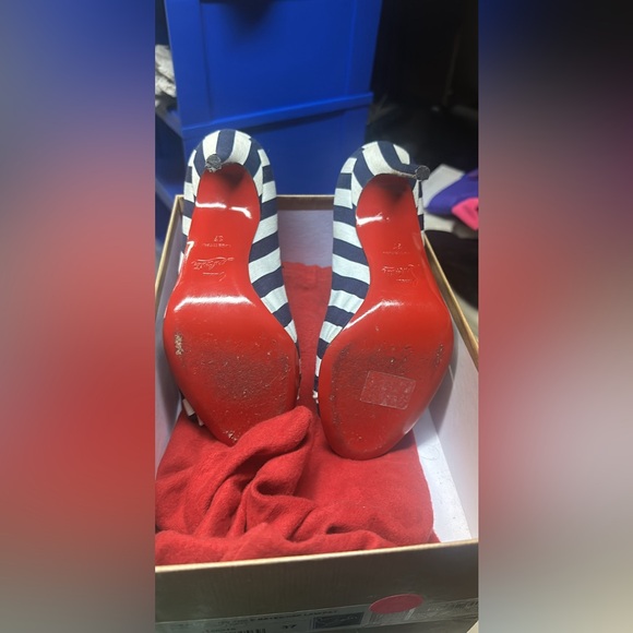 Christian louboutin peep toe pump sz 37 (Just soon) SOLD OUT EVERYWHERE - Picture 2 of 3